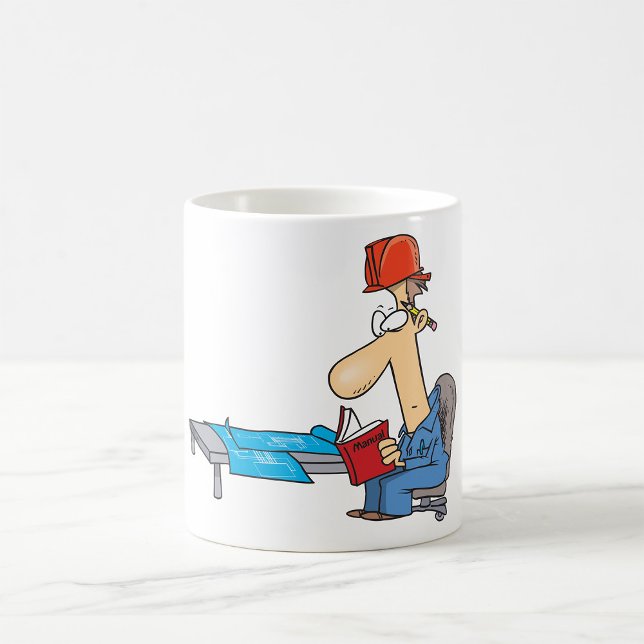 Mug Ouvrier de construction lisant un manuel (Créateur téléchargé)