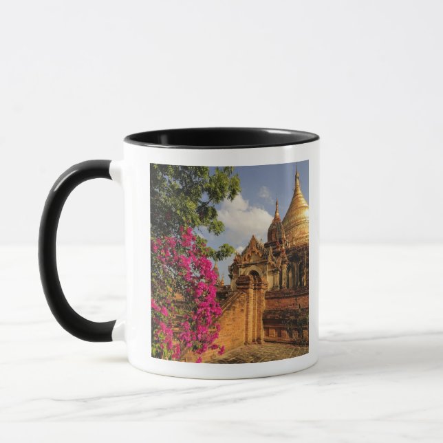 Mug Pagode Dhamma Yazaka à Bagan (Pagan), Myanmar (Gauche)