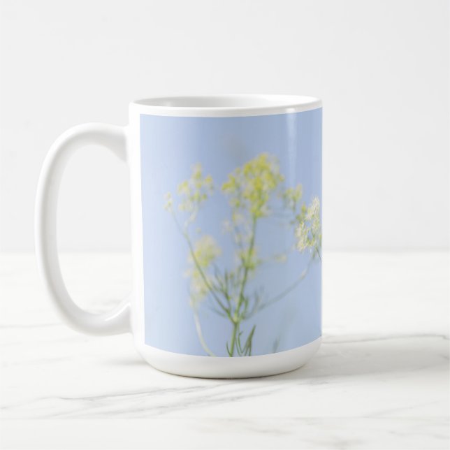 Mug Pale Pastel Blue Sky Fleurs sauvages Pré (Gauche)
