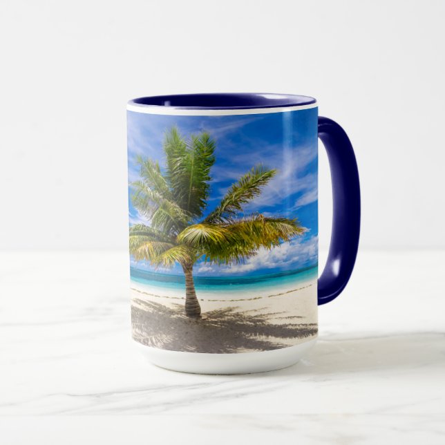Mug Palm sur la plage de sable blanc (Devant droit)