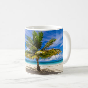 Mug Palm sur la plage de sable blanc