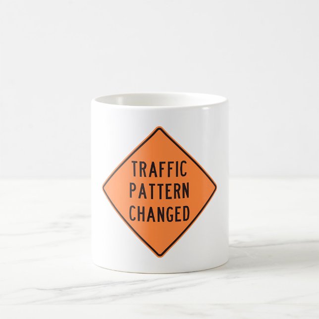 Mug Panneau d'avertissement de modification du plan de (Créateur téléchargé)