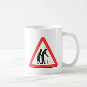 Mug Panneau routier pour les personnes âgées Royaume-U