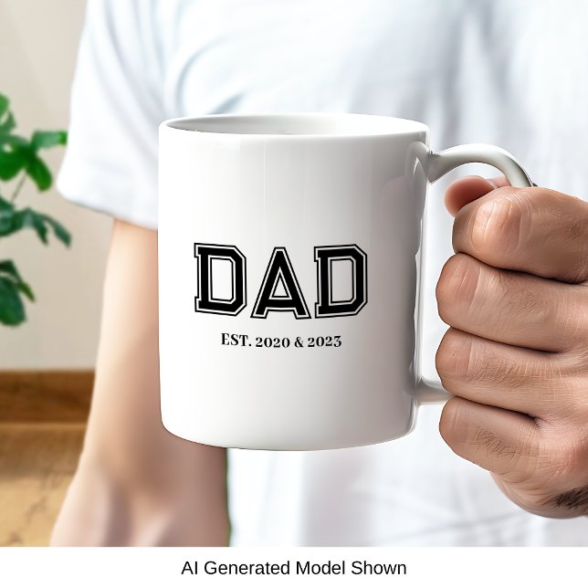 Mug Papa a établi une typographie universitaire simple (Dad Established: the perfect customizable college style text design with the years he became a dad)
