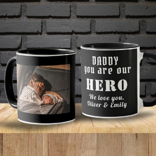 Mug Papa Héros Fête des Pères Photo de Famille Noir