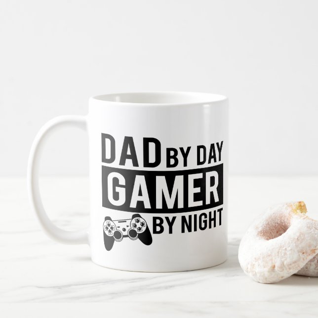 Mug Papa par le joueur de jour par l'art du mot de nui (Avec donut)