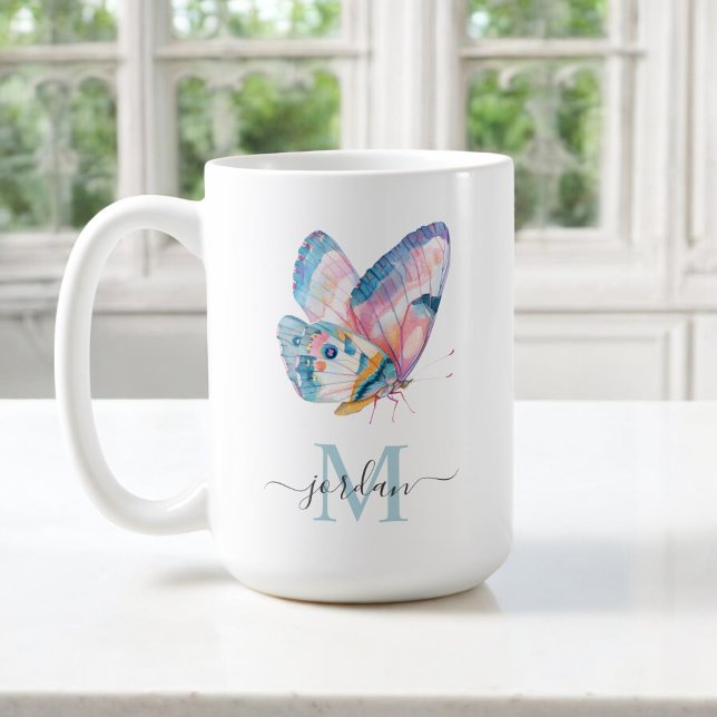 Mug Papillon aquarelle coloré avec votre monogramme (Personalize with a name and monogram. Makes a great gift idea!)