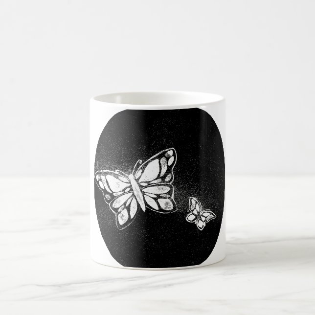Mug papillon dessiné à la main (Centre)