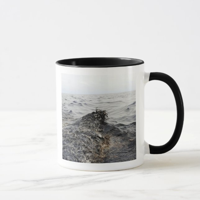 Mug Partie d'une nappe de pétrole dans le golfe du Mex (Droite)