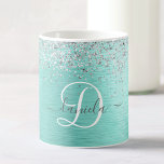 Mug Parties scintillant argentée turquoise en métal br<br><div class="desc">Personnalisez facilement ce design chic et branché de tasse à café avec une jolie parties scintillant brillante en argent sur un arrière - plan métallique brossé turquoise.</div>