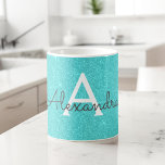 Mug Parties scintillant turquoise d'étincelle verte No<br><div class="desc">Parties scintillant turquoise à étincelle verte Nom du monogramme et première tasse de café. La tasse fait le cadeau parfait pour quelqu'un qui aime le turquoise moderne et élégant.</div>
