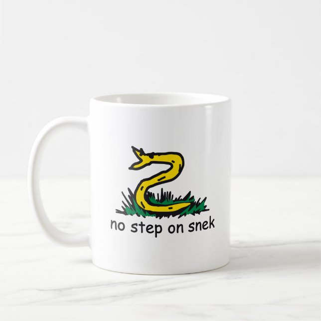 Mug Pas de pas sur les mèmes de serpent Gadsden parodi (Gauche)