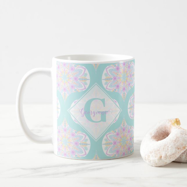 Mug Pastel personnalisé Arc-en-ciel Floral Mandala Mid (Avec donut)