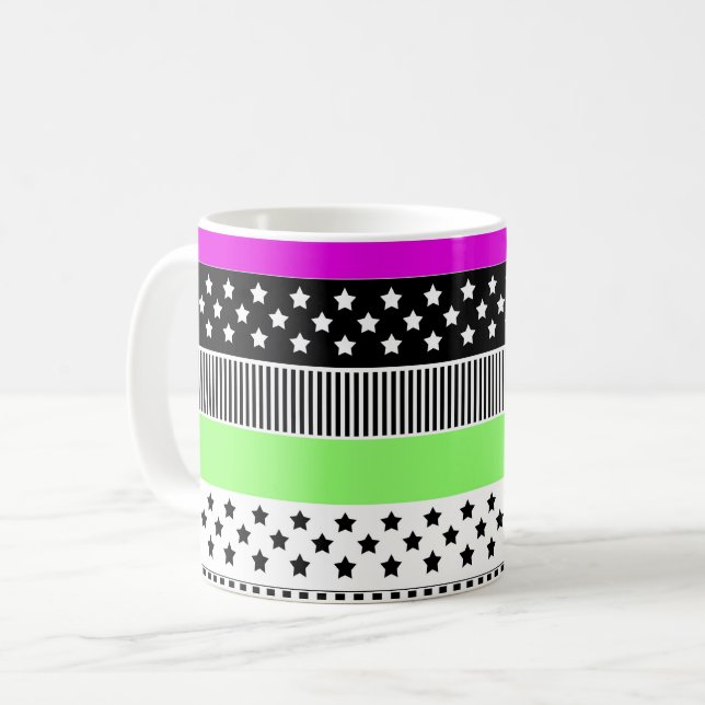 Mug Patchwork de bandes noires et blanches et néon  (Devant gauche)
