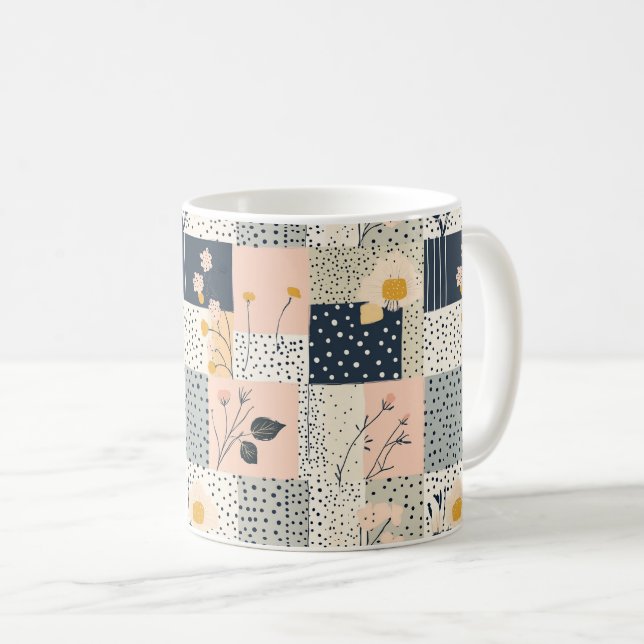 Mug Patchwork Floral de Campagne Moderne en Rose et Bl (Devant droit)