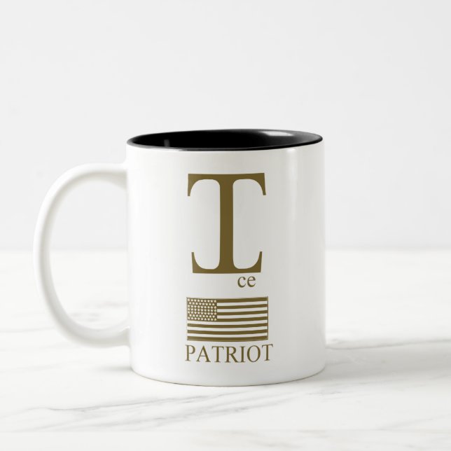 Mug PATRIOTE à monogramme "I" surdimensionné — Aud (Gauche)