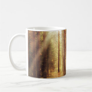 Mug paysage d'automne arrière - plan, rayons du soleil