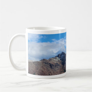 Mug Paysage de montagne net avec ciel bleu