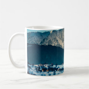 Mug Paysage d'hiver dans la montagne des Carpates. Bra