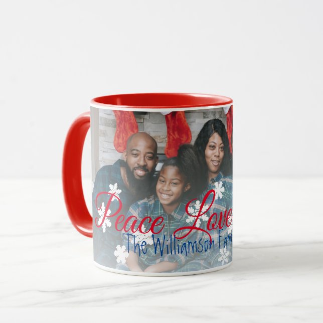 Mug Peace Love Jove Family Photo Red White Snowflake (Devant gauche)