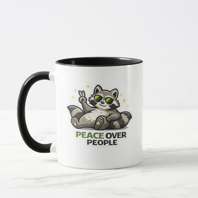 Mug Peace Over People Funny Raccoon Introvert Design (Gauche)
