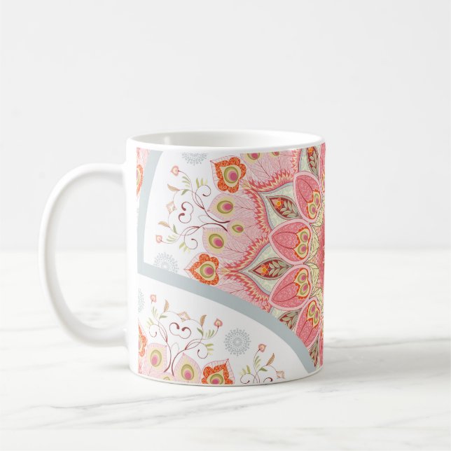 Mug Peacock Feathers, Floral Round Ornament. (Gauche)