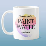 Mug Peindre l'eau pas le thé Humour artiste personnali<br><div class="desc">Pour tout artiste ou peintre qui a rincé sa brosse dans son thé ou son café,  ou qui a accidentellement bu une gorgée d'eau de peinture. J'y suis allé aussi ! Humour artistique pour lever un sourire. Modifiez le nom pour personnaliser.</div>
