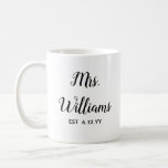 Mug Personnalisé Mme Est Votre Date Mariée Cadeau Pers<br><div class="desc">mrs personnalisé est votre date, cadeau fiançailles pour le mariage marié, cadeau pour le mariage marié, monogramme nom de famille nouveau marié moderne, fête de bachelorette mrs nouvellement engagé, douche nuptiale récemment mariée mug, jolie typographie noir et blanc, marié mug fiancée cadeau d'anniversaire, personnalisation personnalisée sa tasse de calligraphie, juste...</div>