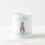 Mug Personnaliser Pierre le lapin Joyeux Pâques<br><div class="desc">Personnalisez ce Pierre le lapin Joyeux voeux de Pâques avec le nom</div>