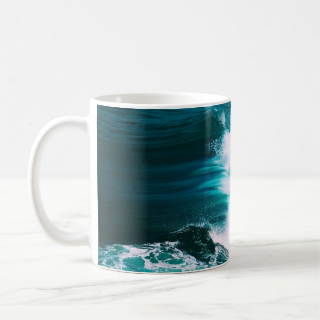 Mug Personne en surf avec vagues de l'océan (Gauche)