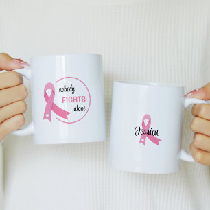 Mug Personne ne combat seul le ruban rose