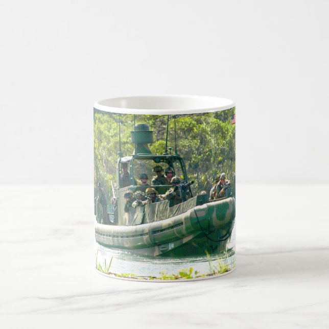 MUG PERSONNEL AMÉRICAIN DE COMBAT (Centre)