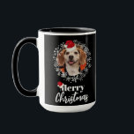 Mug Pet Photo Red Santa Hat Snowflakes Black Christmas<br><div class="desc">Cette mignonne tasse de Noël noire avec un casquette Père Noël rouge placé sur la tête de votre animal (qui peut être ajusté en cliquant sur "Modifier plus loin", ) , et les mots "Joyeux Noël" entourés d'une couronne blanche de Noël flocons sur un arrière - plan noir. Cette mignonne...</div>
