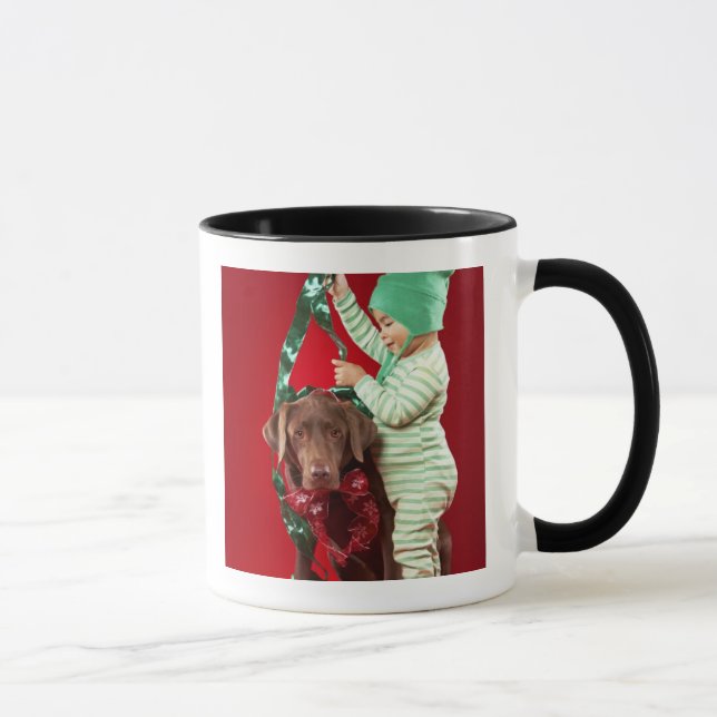 Mug Petit garçon décorant un chien (Droite)