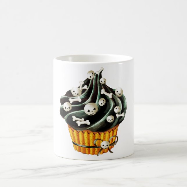 Mug Petit gâteau noir de Halloween avec les crânes (Centre)