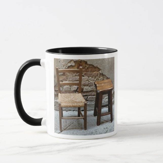 Mug Petite chaise et tabouret, Pienza, Italie (Gauche)