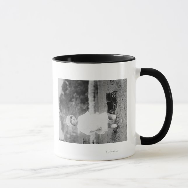 Mug Petite fille avec jouet Wagon photo (Droite)