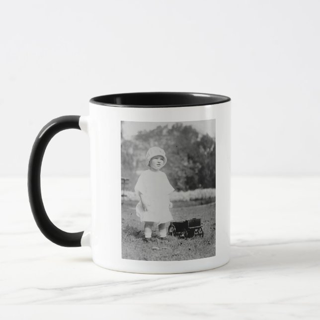 Mug Petite fille avec Wagon de jouet (Gauche)