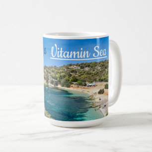 Mug petite plage en Sardaigne avec eau turquoise