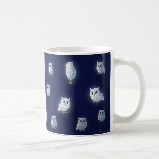 Mug Petits hiboux blancs sur fond bleu foncé  (Droite)
