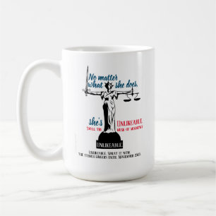 Mug Peu importe ce qu'elle fait elle n'est pas aimable
