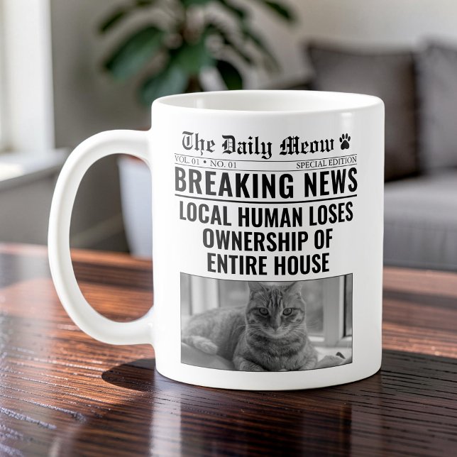 Mug Photo de chat drôle en manchette dans un journal (Créateur téléchargé)