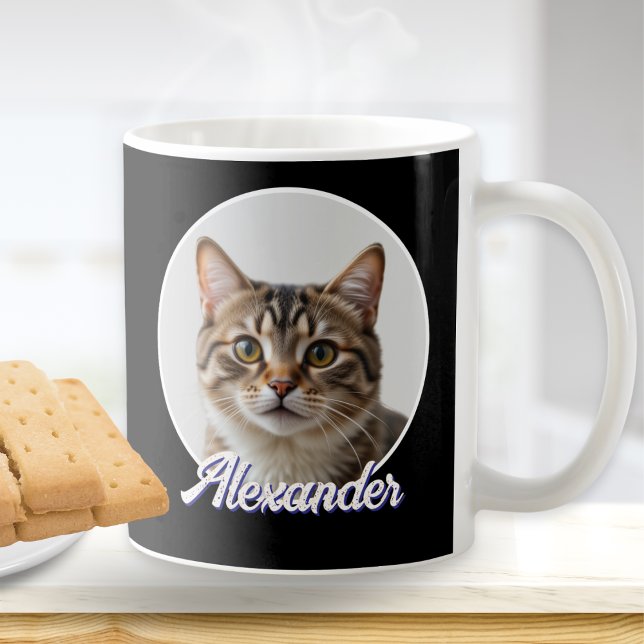 Mug Photo de chat et nom élégant noir (A stylish black mug to customize with a photo of your cat and your pet's name in grunge script)