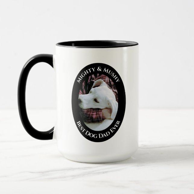 Mug Photo de Dog Papa Enlacant Labrador Retriever Mix (Gauche)