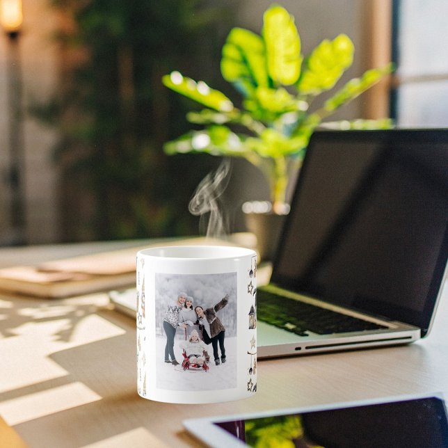 Mug Photo de famille de Noël gnome ferme scandi (Créateur téléchargé)