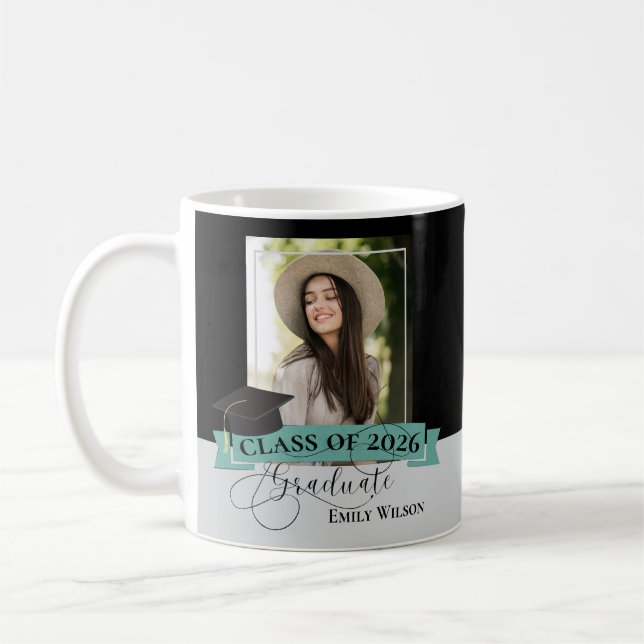 Mug photo de remise de diplômes – Promotion 2026 (Gauche)