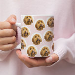Mug photo personnalisé avec chien | Cadeau personn<br><div class="desc">Transformez votre ami à fourrure en une œuvre d'art avec cette tasse photo de compagnie personnalisée en rose doux ! Il suffit de télécharger votre photo préférée et de regarder le visage de votre animal de compagnie briller dans un motif adorable et sans couture sur une tasse en céramique de...</div>
