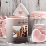 Mug Photo personnalisée meilleurs amis pour la vie noi<br><div class="desc">Un arrière - plan chic noir, brun, couleur latte de café couleur latte. Personnalisez et ajoutez votre propre photo, selfie de votre(vos) meilleur(s) ami(s) vos noms et lieu de l'événement. Le texte : Friends for Life est écrit avec un script de style moderne écrit à la main. Texte noir. Parfait...</div>