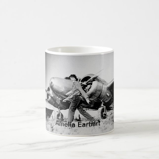Mug Photo vintage Amelia Earhart (Centre)