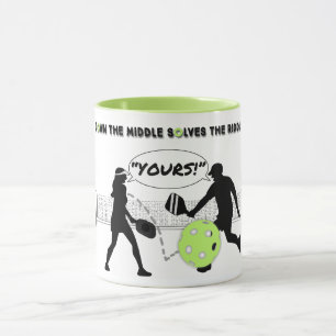 Mug Pickleball : Au milieu résout l'énigme